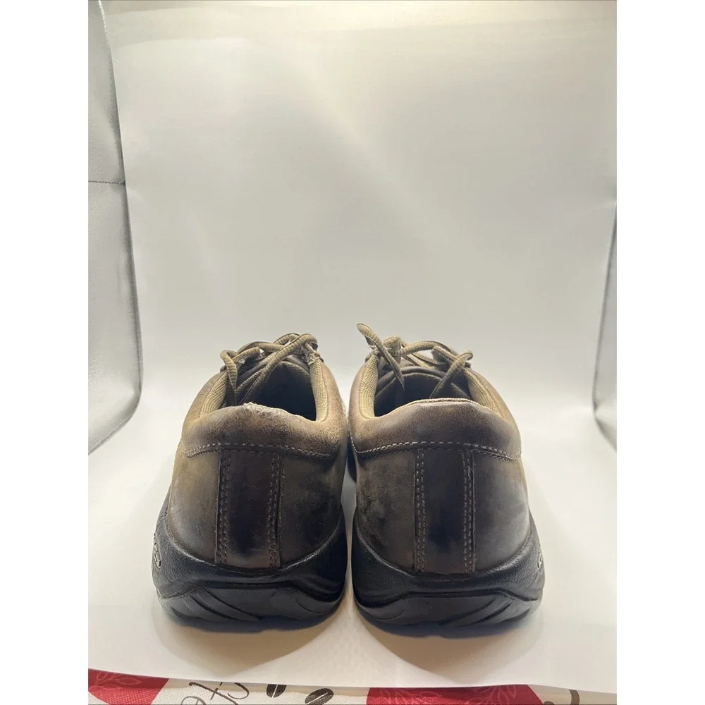 Keen Men's Size 10.5 Austin Hiking Shoes Brown Leather Low Top Outdoors Oxfords